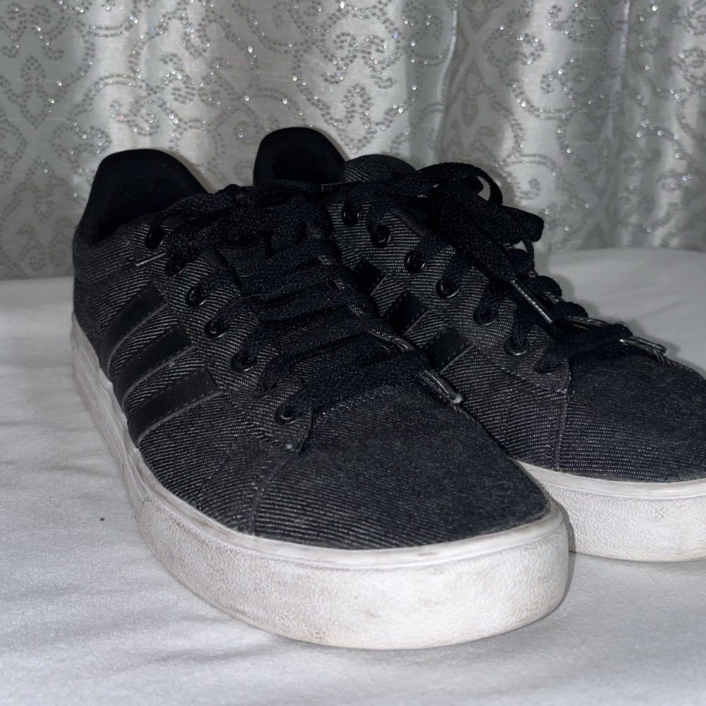 Adidas canvas tennis shoes (T3)